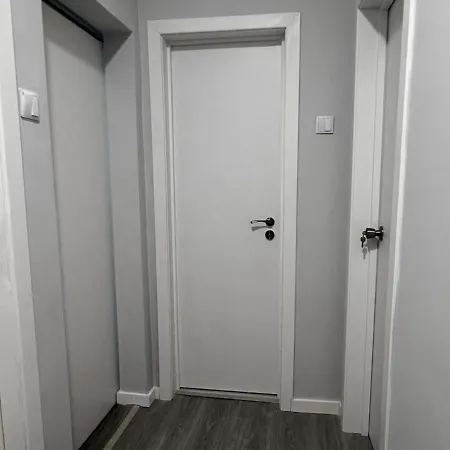 Chachino -5 Mins Walk To Train & Bus Station * Agualva-Cacem