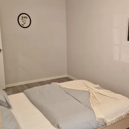 Chachino -5 Mins Walk To Train & Bus Station Appartamento Agualva-Cacem