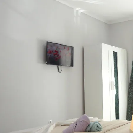 Chachino -5 Mins Walk To Train & Bus Station *