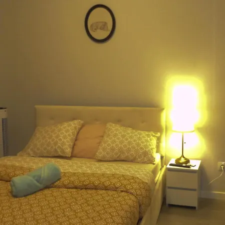 Chachino -5 Mins Walk To Train & Bus Station Apartment Agualva-Cacem