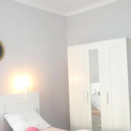 Chachino -5 Mins Walk To Train & Bus Station * Agualva-Cacem