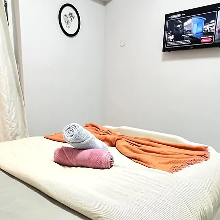 Chachino -5 Mins Walk To Train & Bus Station Apartamento *