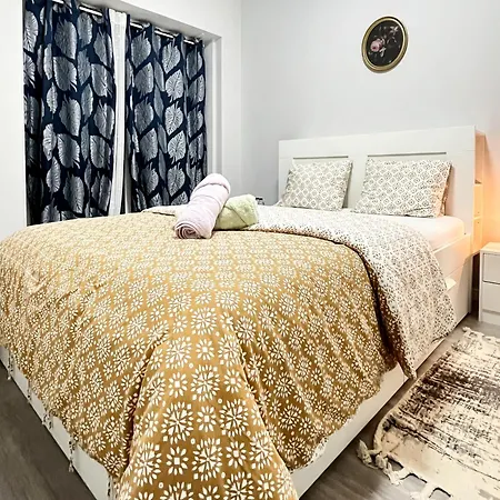 Chachino -5 Mins Walk To Train & Bus Station *