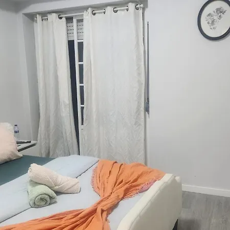 Chachino -5 Mins Walk To Train & Bus Station Agualva-Cacem