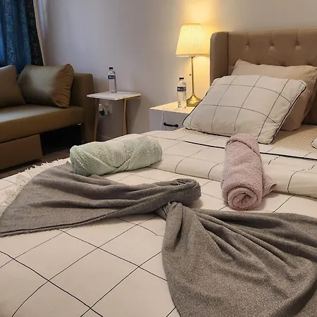 Apartamento Chachino -5 Mins Walk To Train & Bus Station *