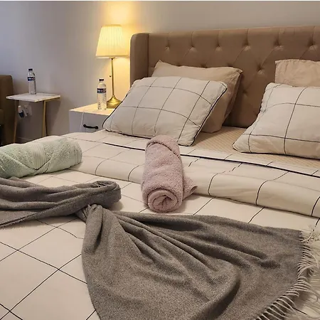 Chachino -5 Mins Walk To Train & Bus Station * Agualva-Cacem