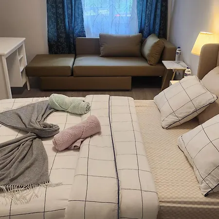 Chachino -5 Mins Walk To Train & Bus Station