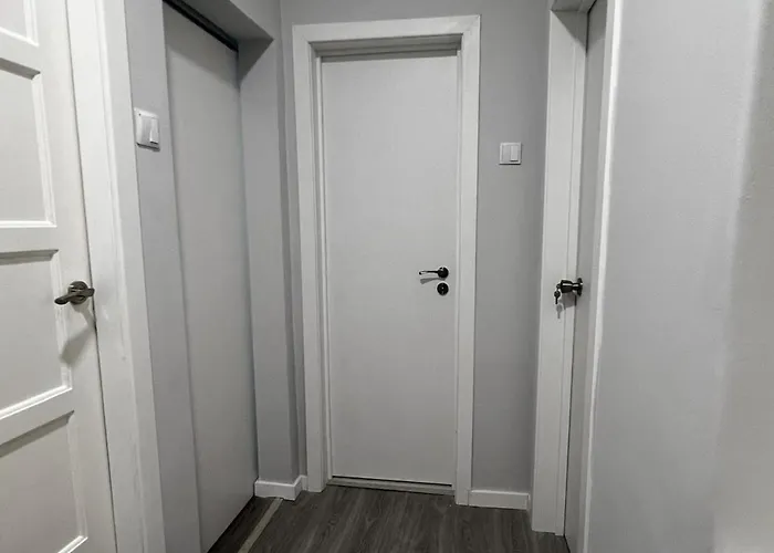 Chachino -5 Mins Walk To Train & Bus Station * Agualva-Cacem