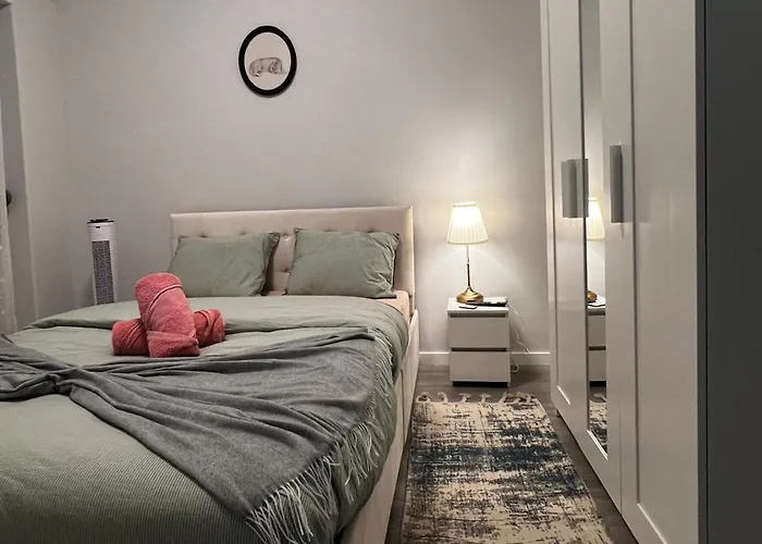 Chachino -5 Mins Walk To Train & Bus Station * Agualva-Cacem