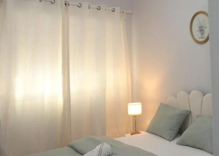 公寓 Chachino -5 Mins Walk To Train & Bus Station