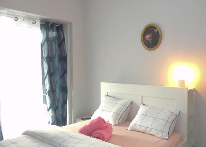 公寓 Chachino -5 Mins Walk To Train & Bus Station