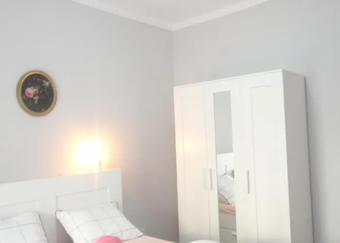 Chachino -5 Mins Walk To Train & Bus Station * Agualva-Cacem
