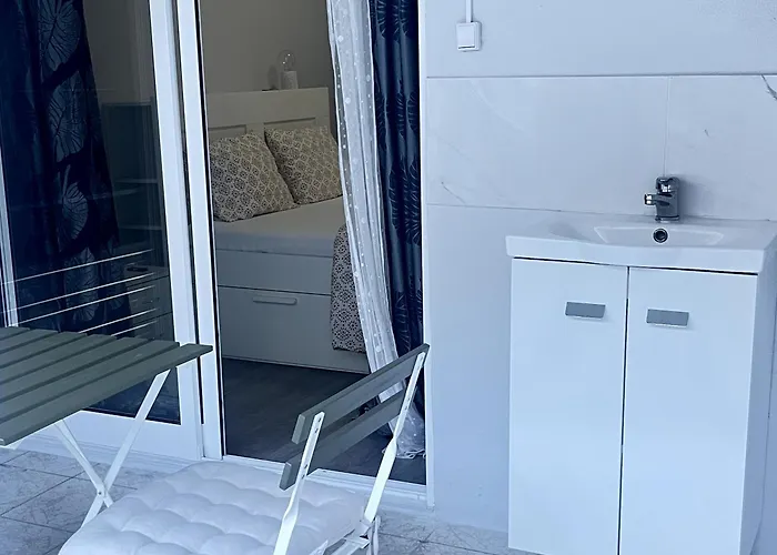 公寓 Chachino -5 Mins Walk To Train & Bus Station