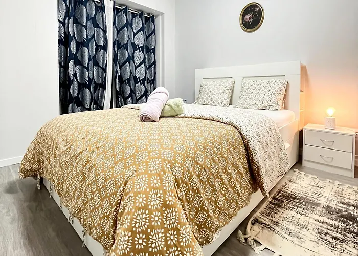 Chachino -5 Mins Walk To Train & Bus Station *
