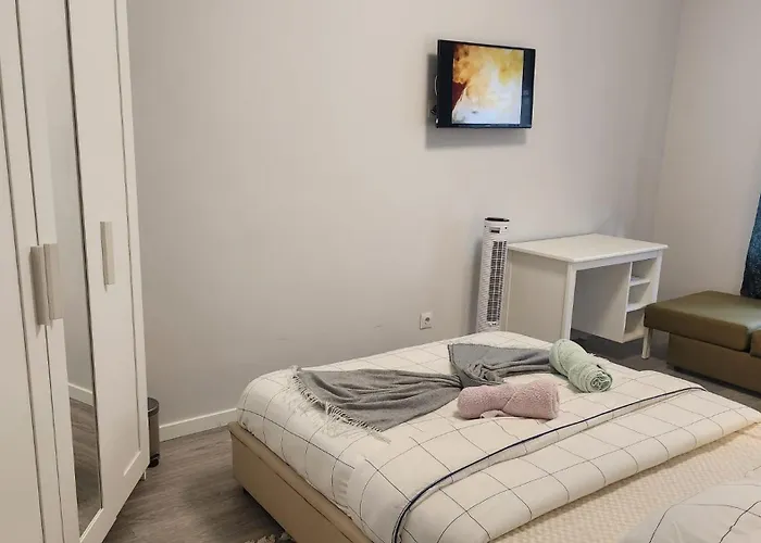 公寓 Chachino -5 Mins Walk To Train & Bus Station