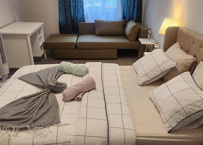 Chachino -5 Mins Walk To Train & Bus Station